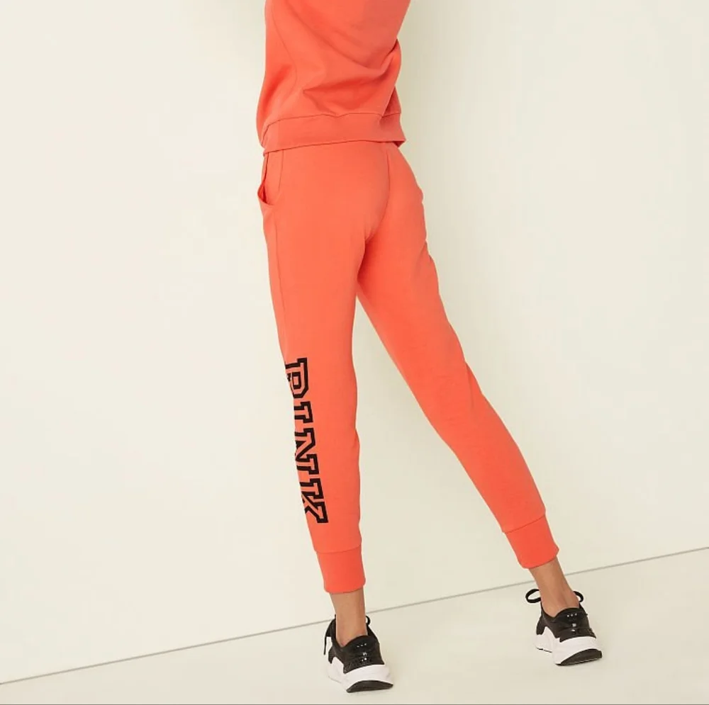 NEW VS PINK Logo Joggers NWT - Picture 4 of 6